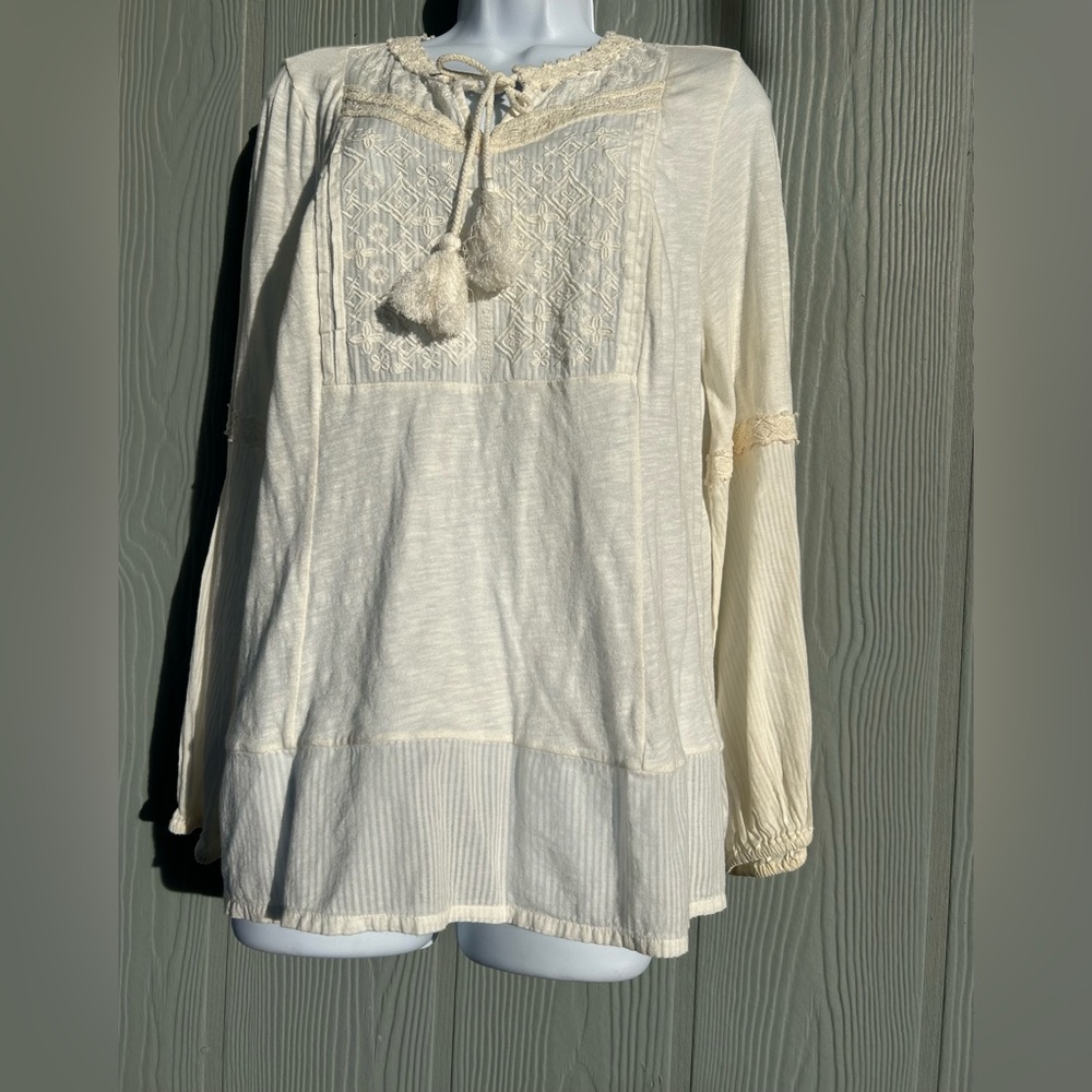 167*.Vintage America Women’s Bohemian-Style Blouse with Lace and Embroidery